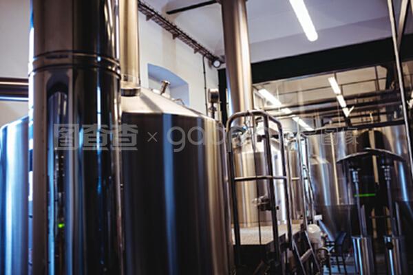 從工業巨輪到家庭工坊 啤酒釀造設備的兩極世界